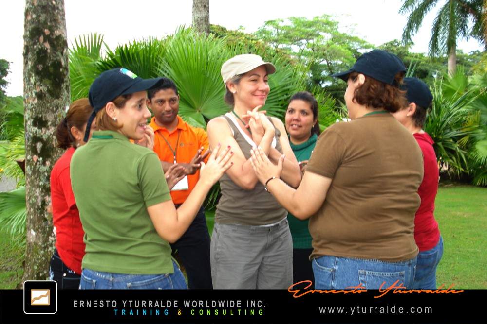 Team Building Panamá | Empatía, Confianza y Colaboración en Cuerdas Bajas
